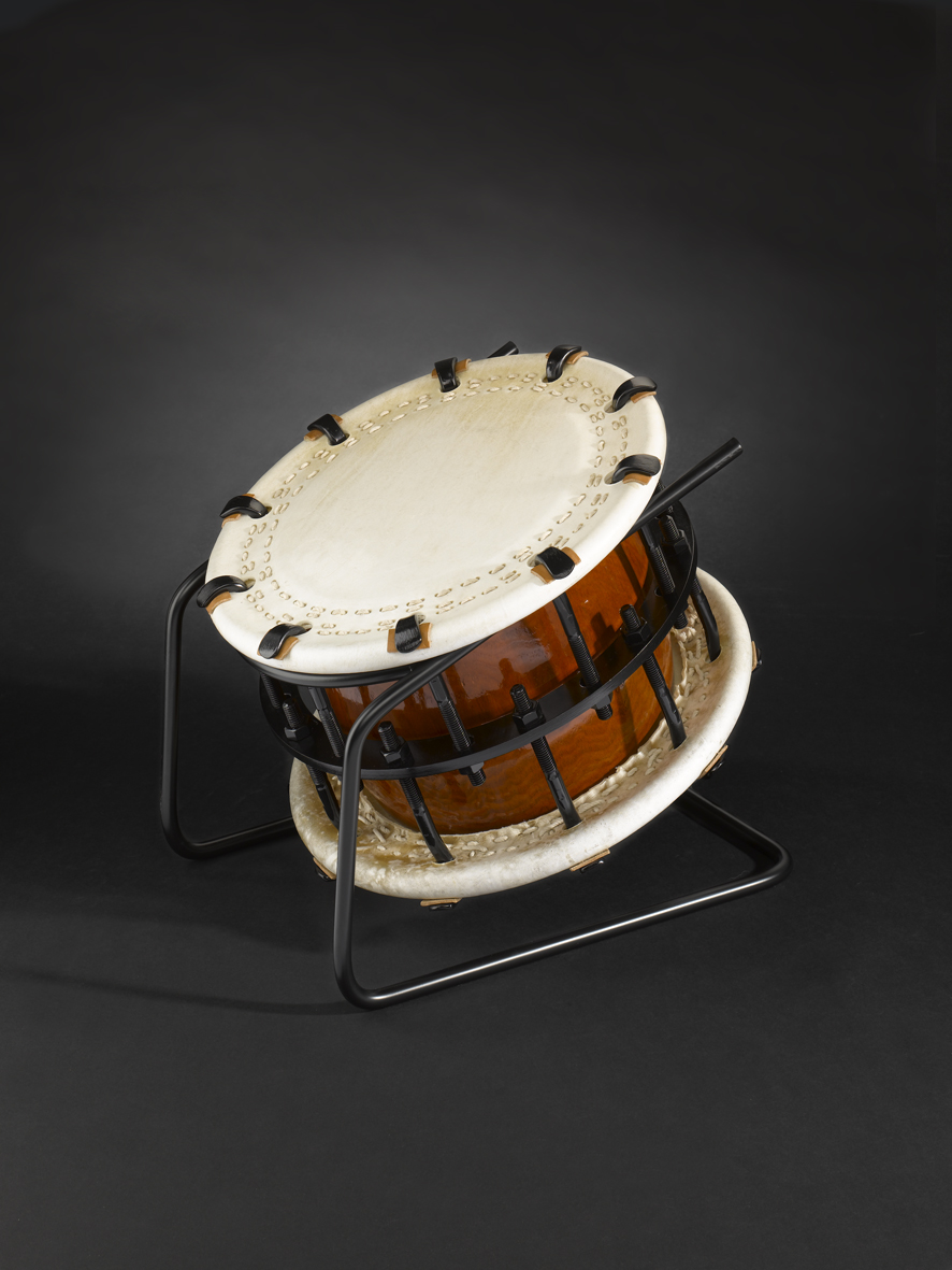 Shime-Daiko bolt drum Ø37cm (695€) with metal-stand (95€)